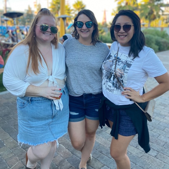 Meet your Posher, Courtney - Picture 3 of 4